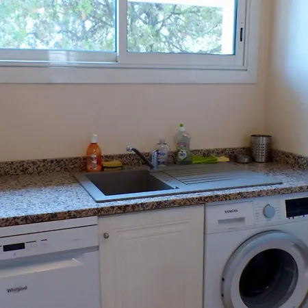 Spacious Cocoon With Garden Close To The Sea Daire *